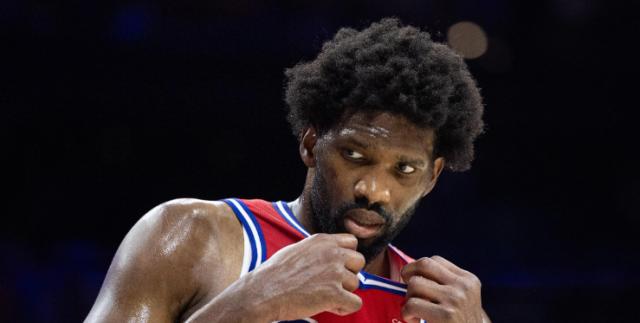 博鱼官网-恩比德关键时刻再现离谱操作 76人退步无下限